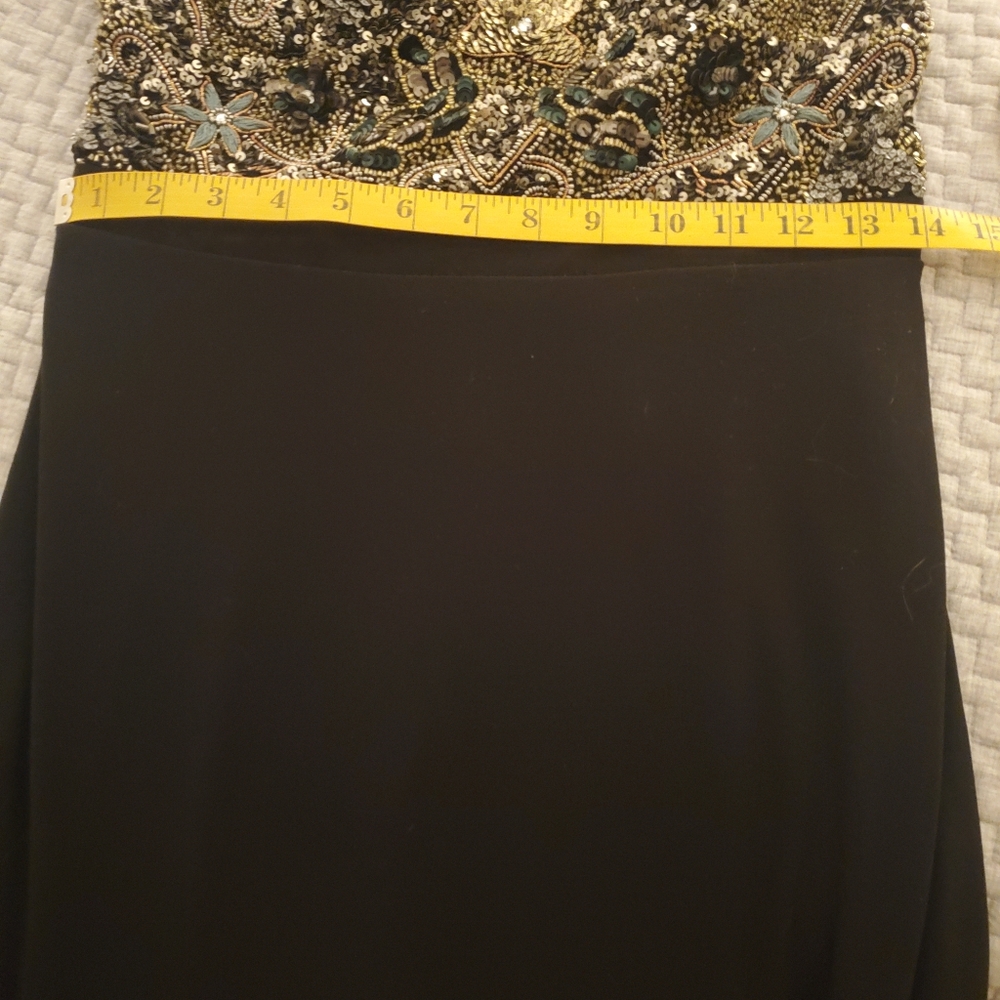 Adrianna Papell Elegant Black and Gold Sequin Embellished Long Dress - Picture 13 of 14